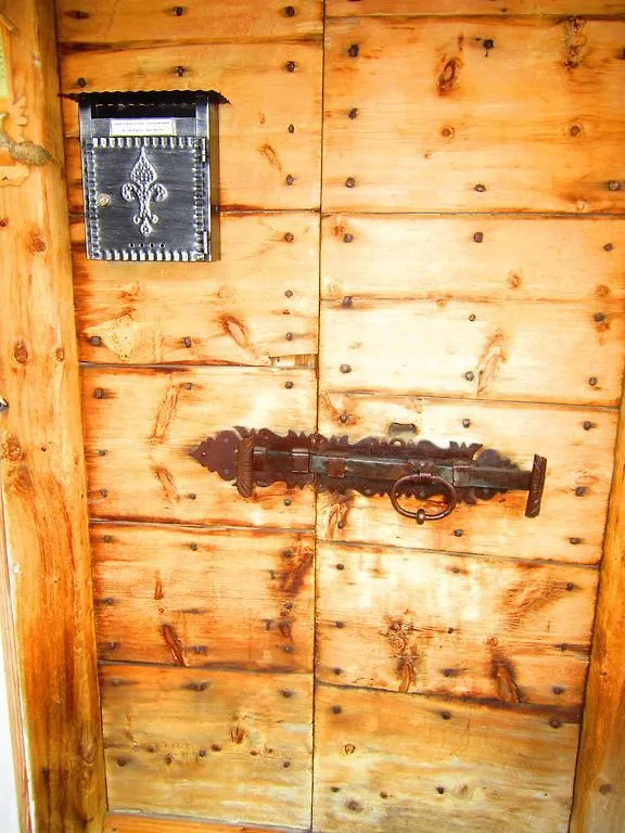 Canton 520 Camera Matrimoniale E Appartamento Self Check In Livigno Guest house